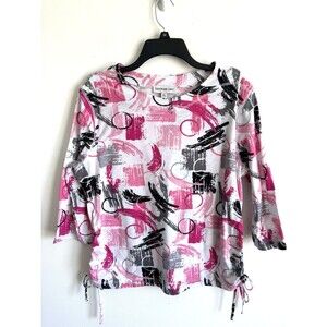 Southern Lady Pink Black White Print Top Sz Medium Petite Ruched Sides